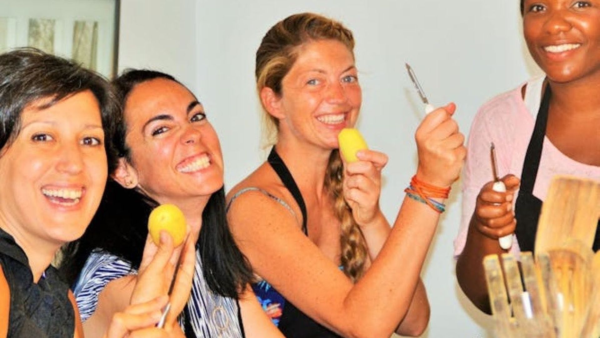 Barcelona: Paella Cooking Class & Market Tour