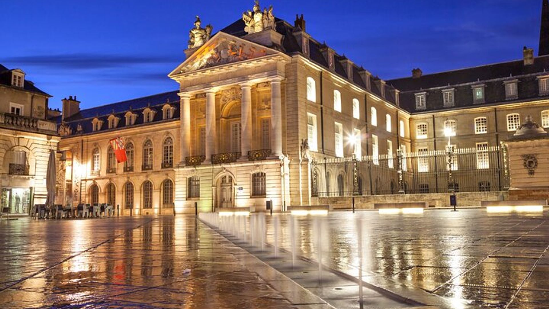 Dijon: visita a pie audioguiada de 1,5 horas con 24 comentarios de audio