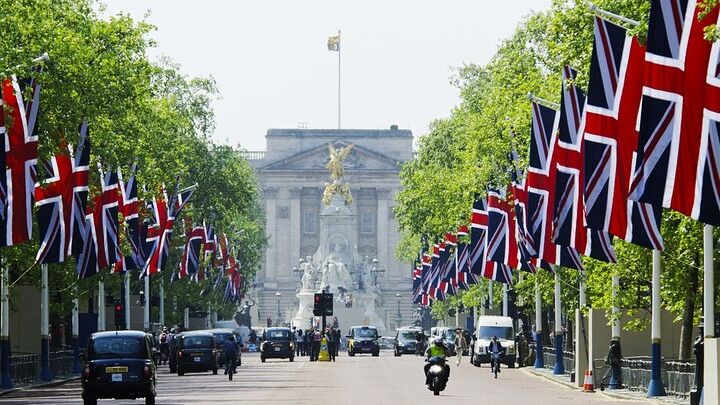 London: Walking Tour of 20 Highlights with Westminster Abbey