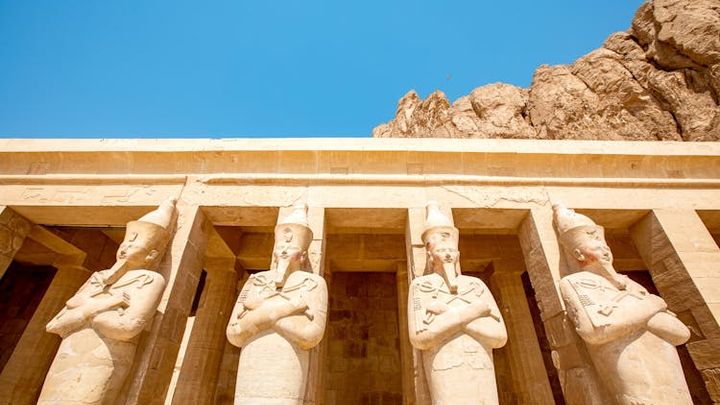 Ancient Luxor tour from Marsa Alam with a private Egyptologist
