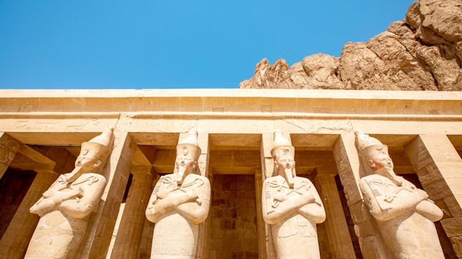 Ancient Luxor tour from Marsa Alam with a private Egyptologist