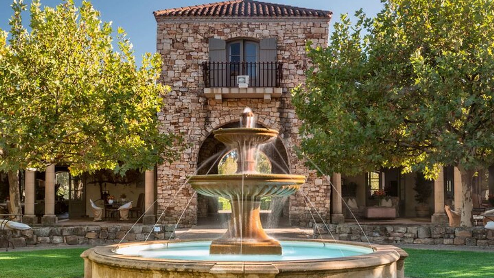 Hop-on-Hop-off-Tour durch Franschhoek mit der Weinstraßenbahn