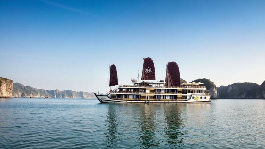 La Han Bay 3-Day Luxury Cruise from Hanoi