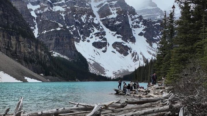 Moraine Lake, Lake Louise & Banff Tour from Calgary, Canmore