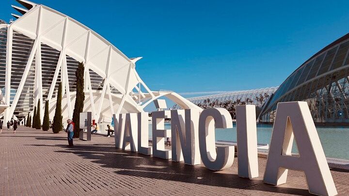 Valencia: Top 25 Highlights Guided Bike Tour