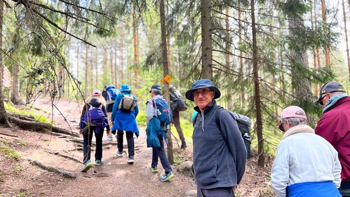 Helsinki Small-Group Hike, Smoke Sauna, and Lunch