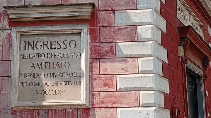 Private Tour in Herculaneum with an authorized guide