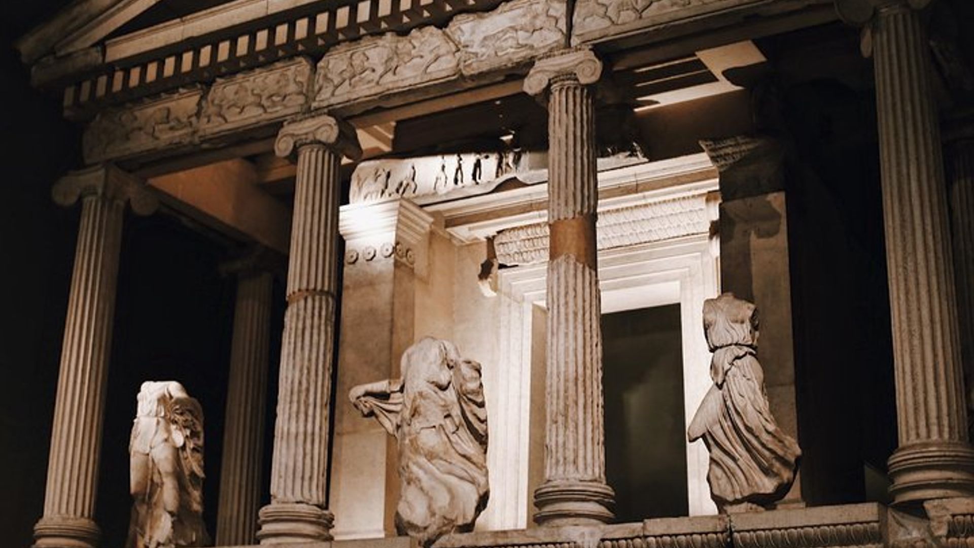 London Small-Group British Museum Tour