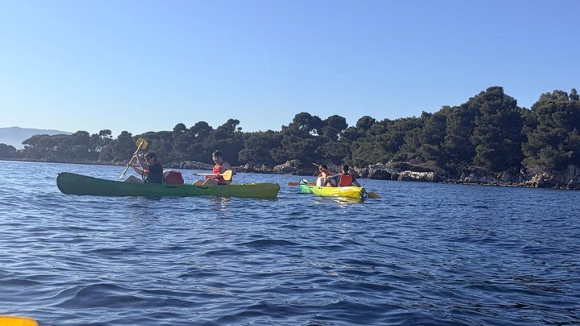 Excursiones en kayak desde Cannes para descubrir las islas Lérins.