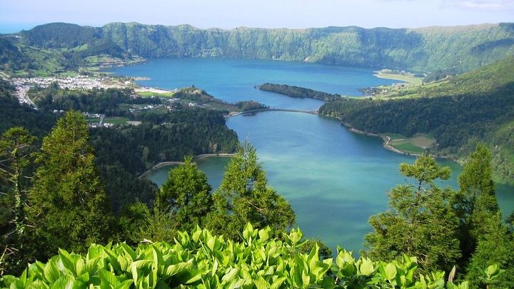 Scenic Trails of Sete Cidades: Half-Day Jeep Adventure