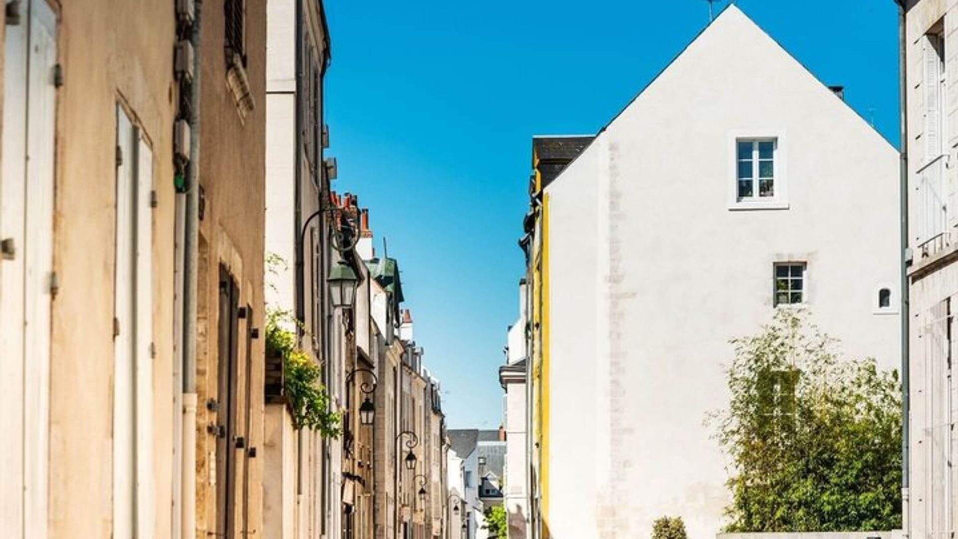 Bonjour Limoges : Privé 2 - Heure Intro City Walk avec Guide Local