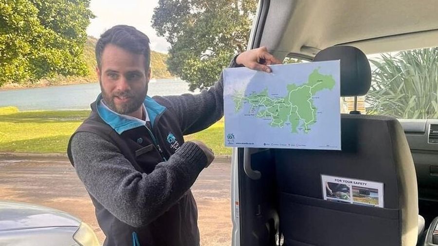 Waiheke Island Food and Wine Half-Day Small-Group Tour