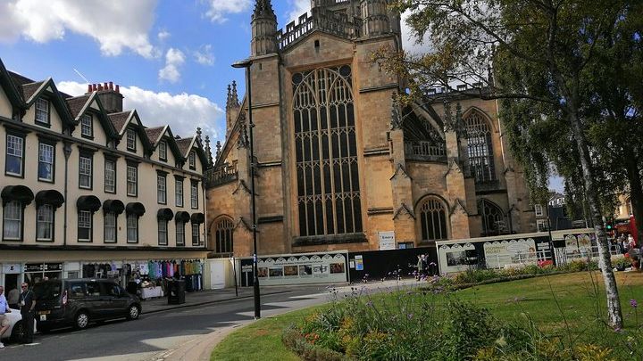 London: Stonehenge, Lacock, Bath Full-Day Private Vehicle Hire