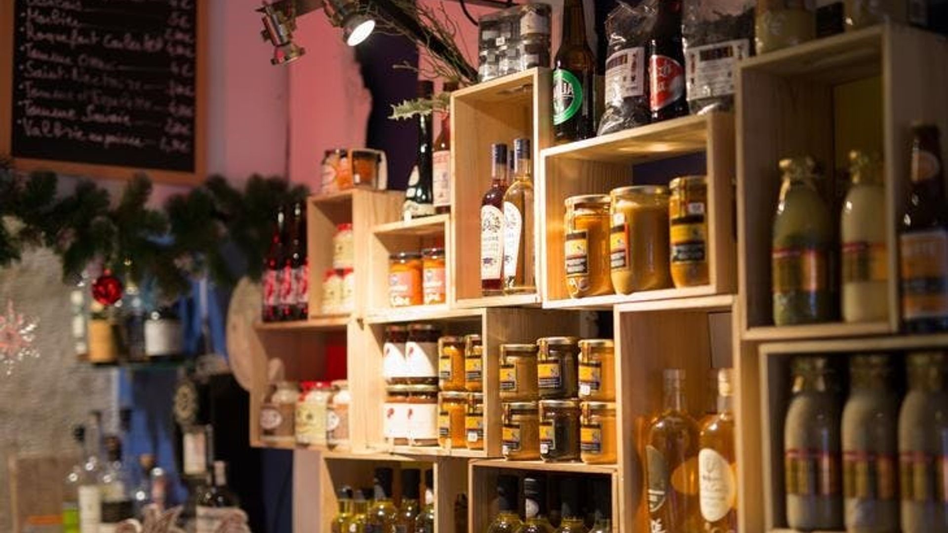 Paris: Food and wine tour in Montmartre