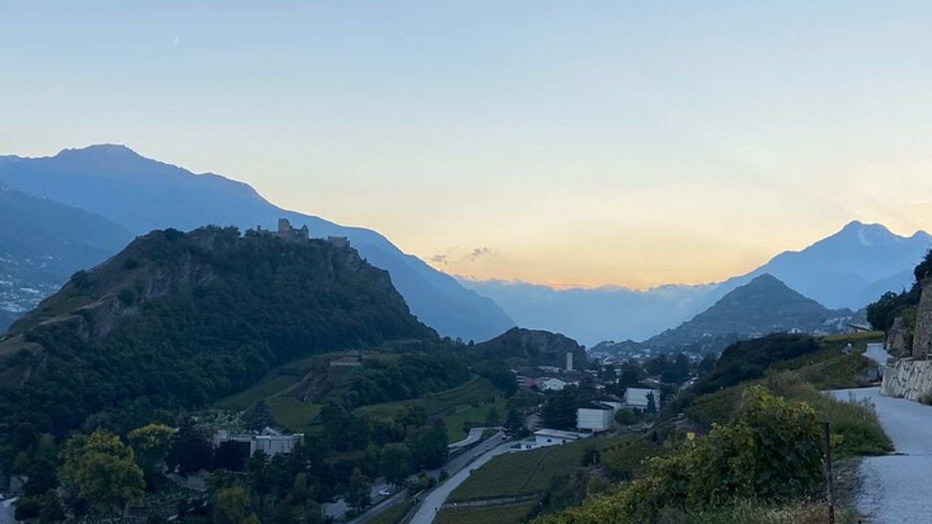 Wein- und Speisespaziergang durch die Weinberge in Sion