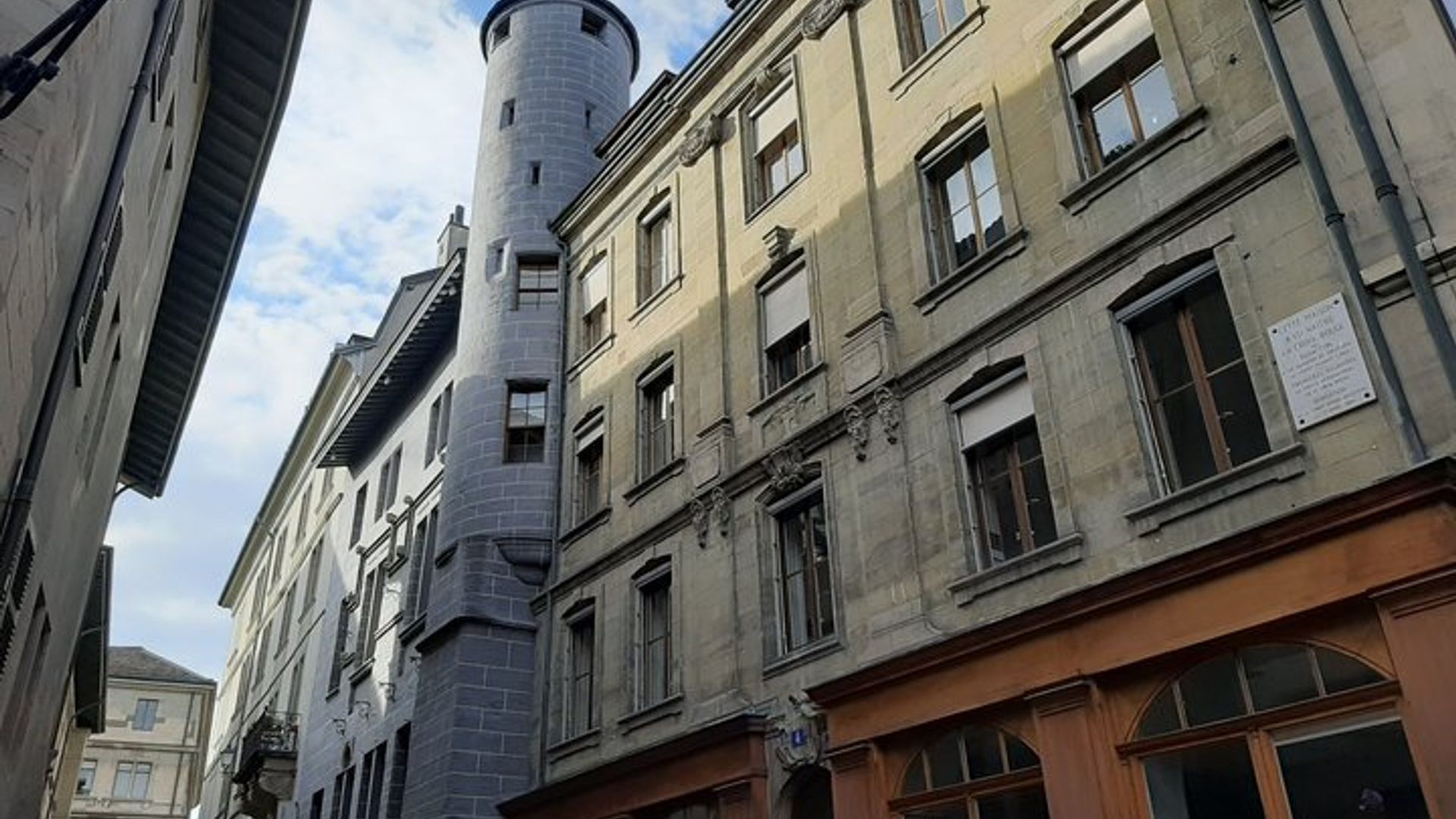 Geneva Hop On Hop Off Sightseeing Tour by Open Bus and Mini Train