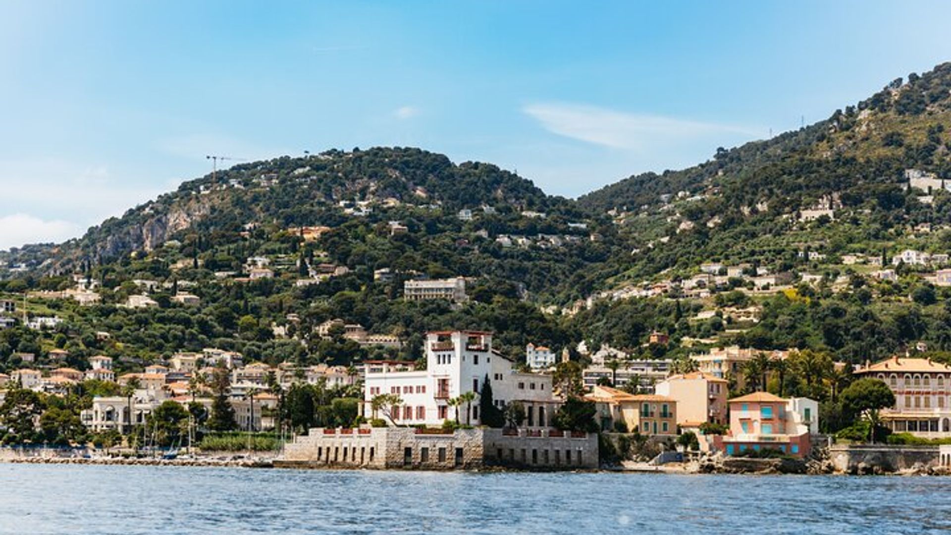 Excursion de plongée avec tuba en petit groupe à la grotte de Mala, sur la Côte d'Azur, au départ de Nice