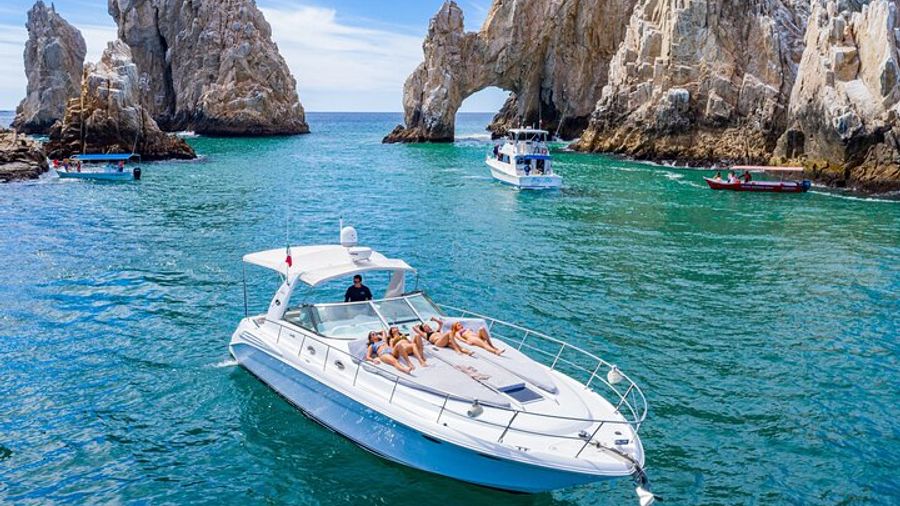 Los Cabos Coastline Private Luxury Yacht Cruise