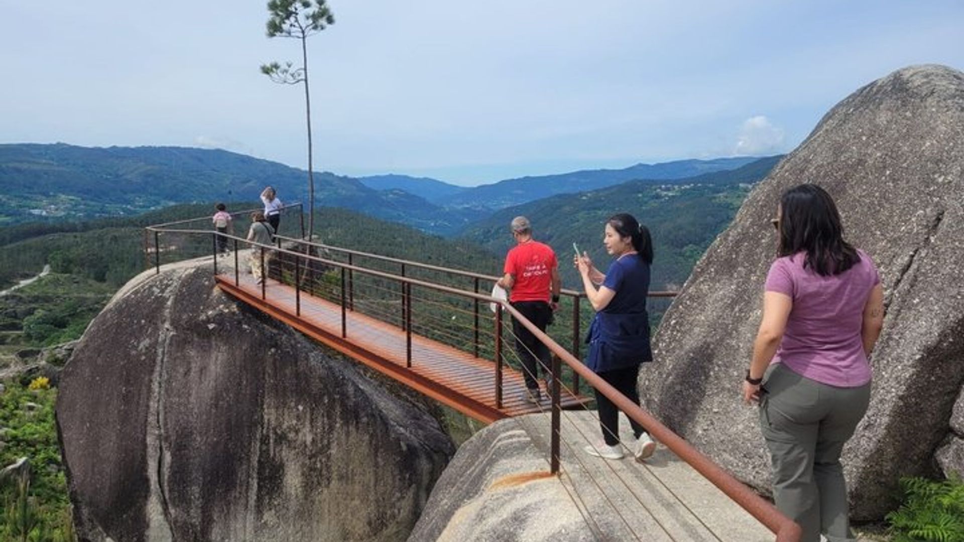 Excursion d'une journée en petit groupe au parc national Geres au départ de Porto avec pique-nique