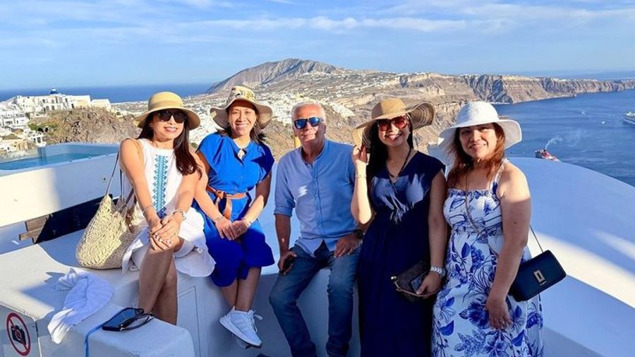 Santorini Private Half-Day Tours with Local Guides
