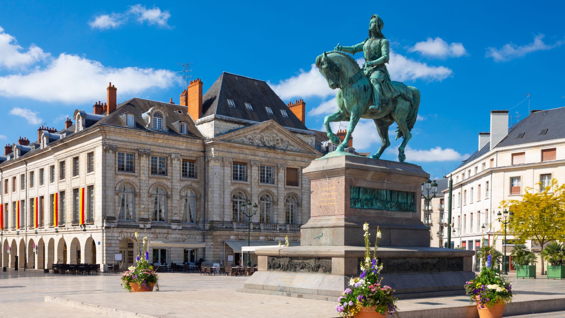 Orleans: Audio Guided Walking Tour (1h50 - 23 audio comments)