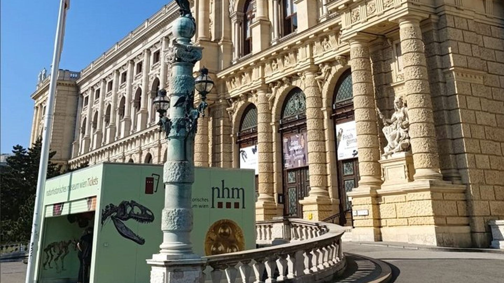 Spanish tour in Vienna, visit to the city's historic center