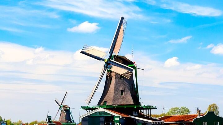 Amsterdam: Zaanse Schans, "Lego-houses" and Volendam Tour
