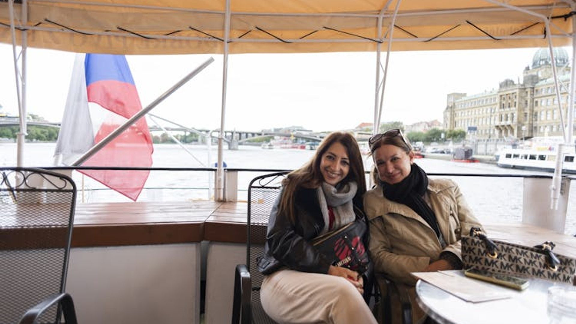 Best of Prague by foot and bus with river cruise and Prague Castle