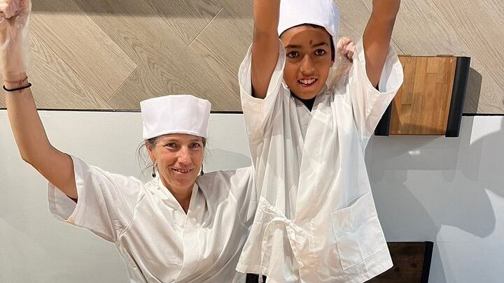 Osaka Sushi-Making Class: 12 Pieces and Vegetarian Options