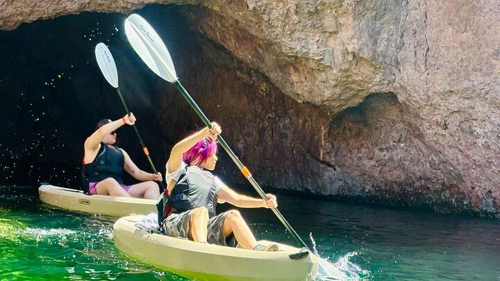 Las Vegas: Emerald Cave + Echo Cave Half-Day Kayak Adventure