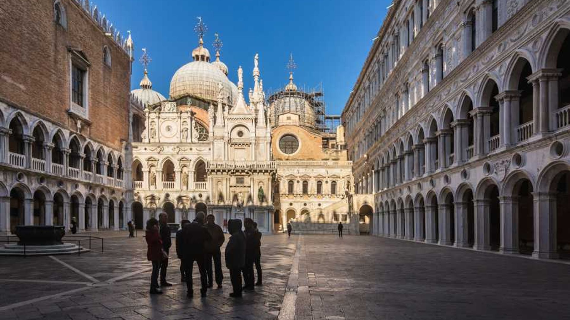 Legendary Doge’s Palace Skip-The-Line Live Guided Tour + History Gallery