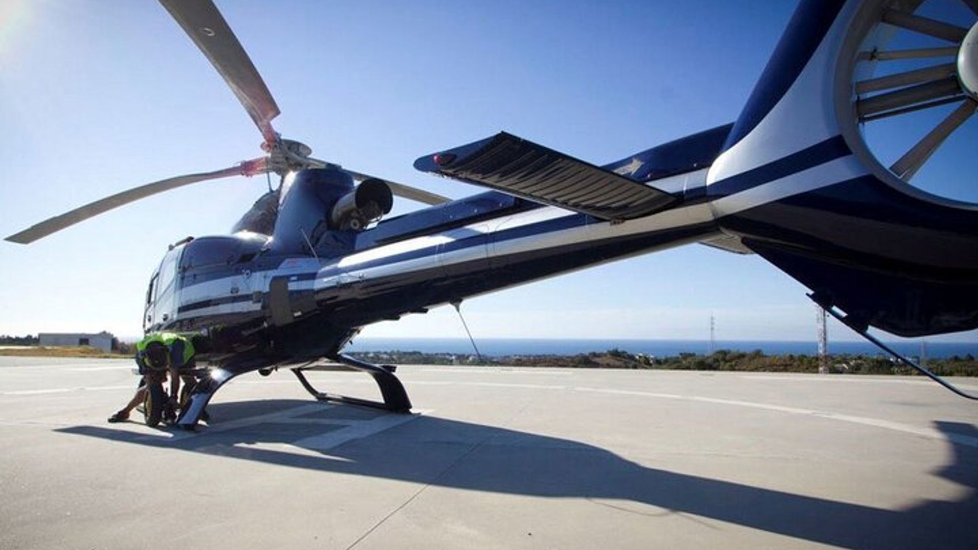 Cannes: Private Helicopter Tour from Croisette (12-60 min)