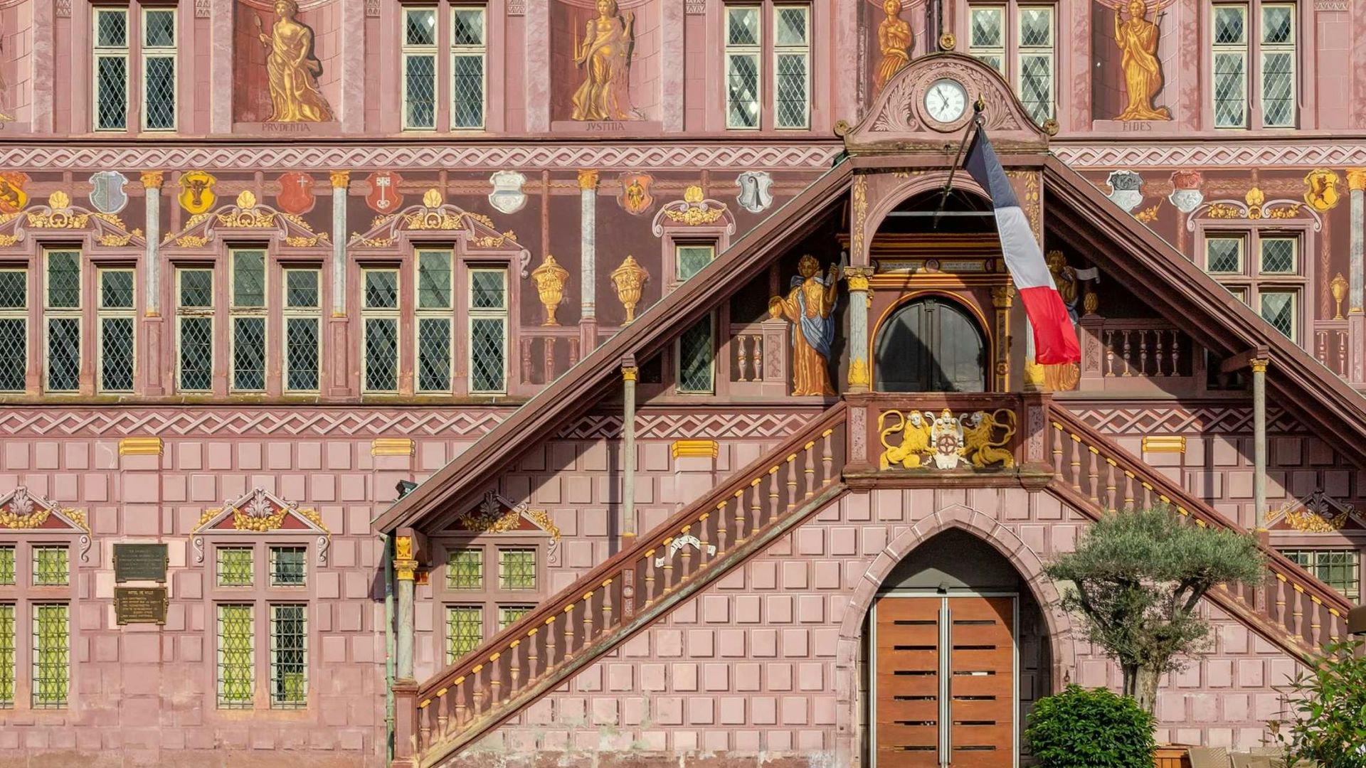 Mulhouse 2-hour introductory walking tour with a local