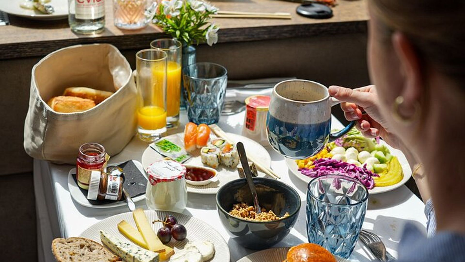 Paris: Seine River Unlimited Gourmet Brunch Cruise With Music