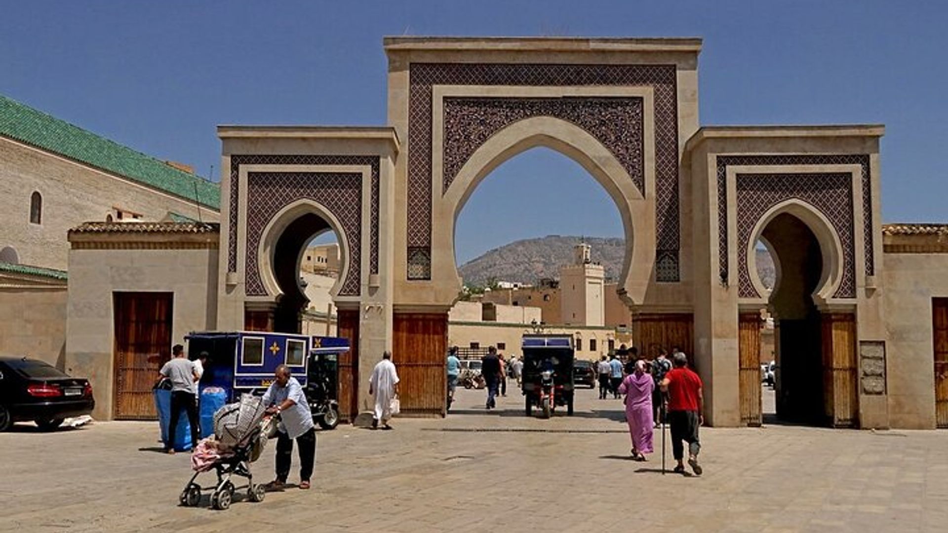 Fez Medina Walking Tour With Private Guide And Transfers