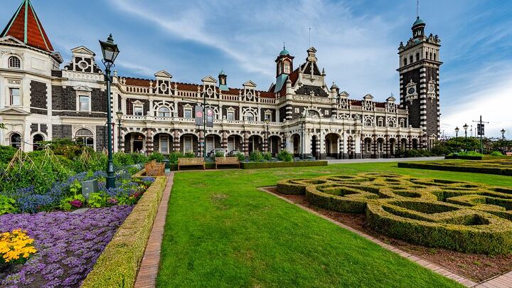Dunedin City Highlights Tour, Including Larnach Castle