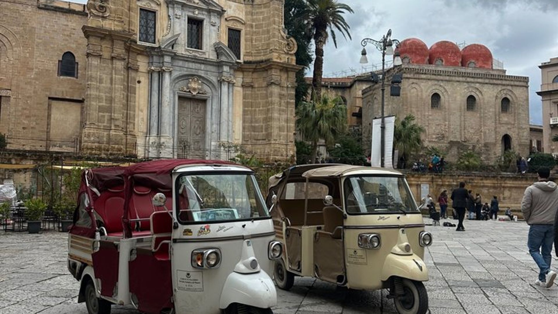 Tuk tuk ride, ape car