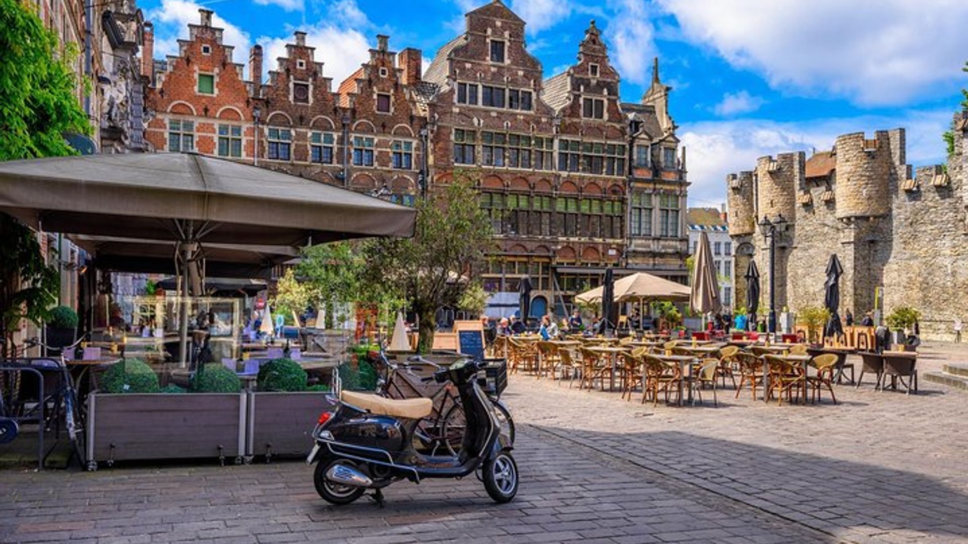 Ausflug nach Antwerpen und Gent mit dem Bus von Brüssel mit Halt am Atomium