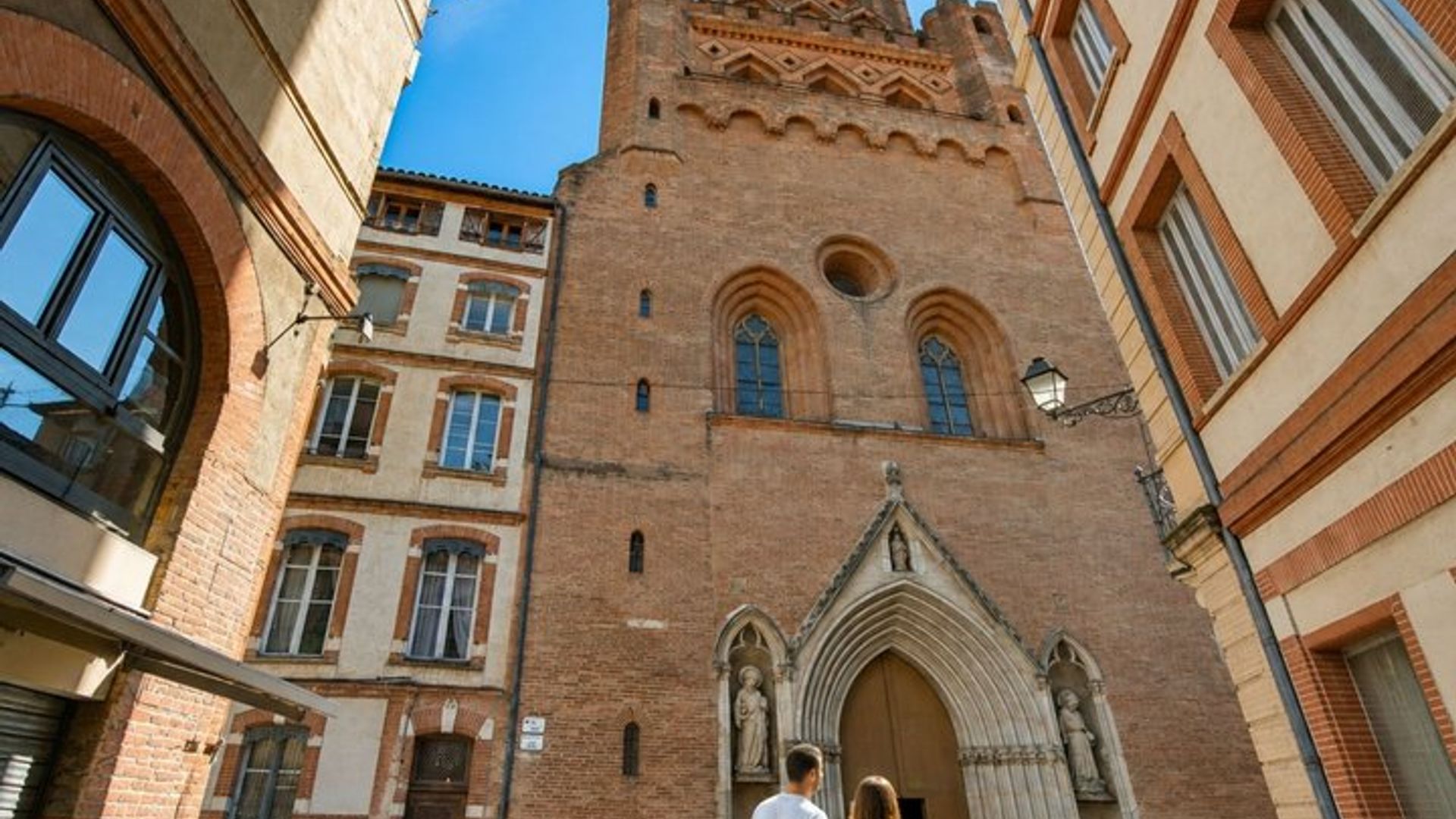 Toulouse Scavenger Hunt & Highlights Self-Guided Walking Tour