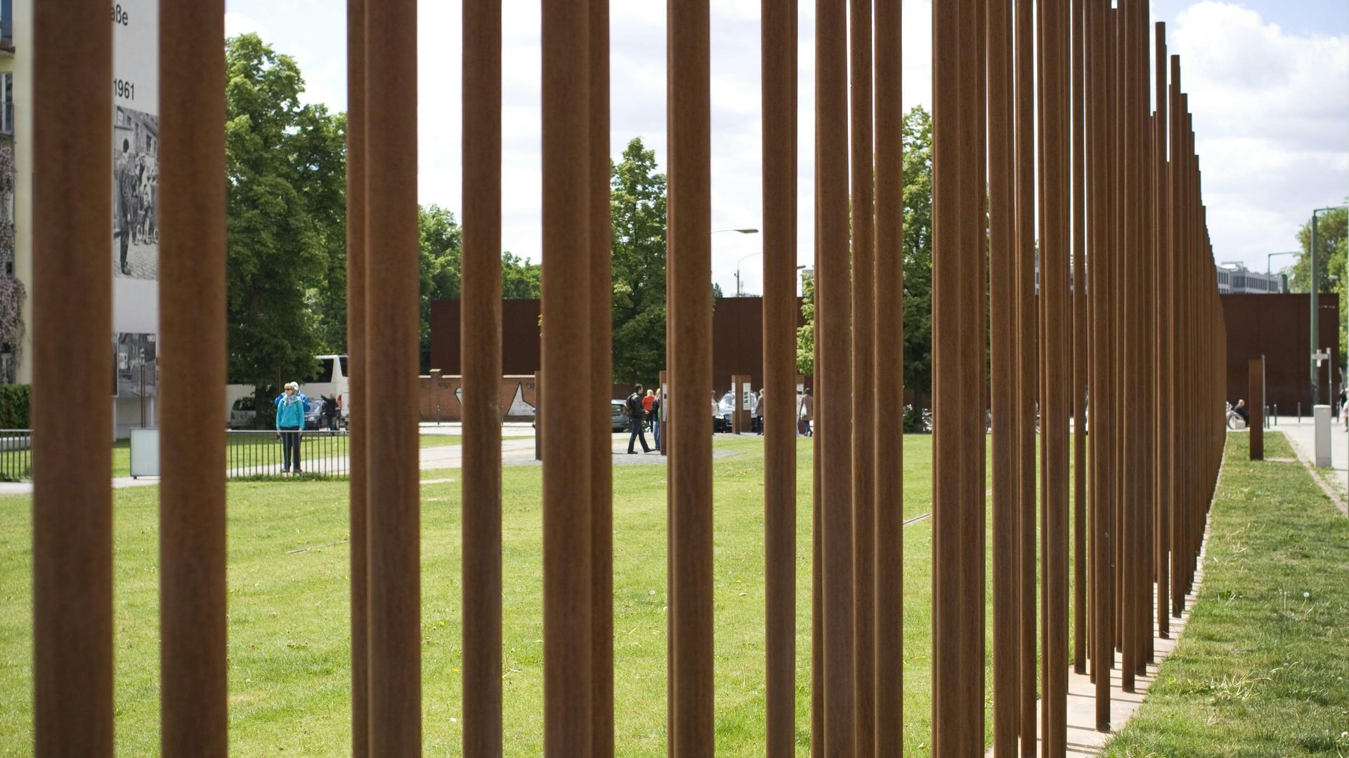 Cold War walking tour in Berlin