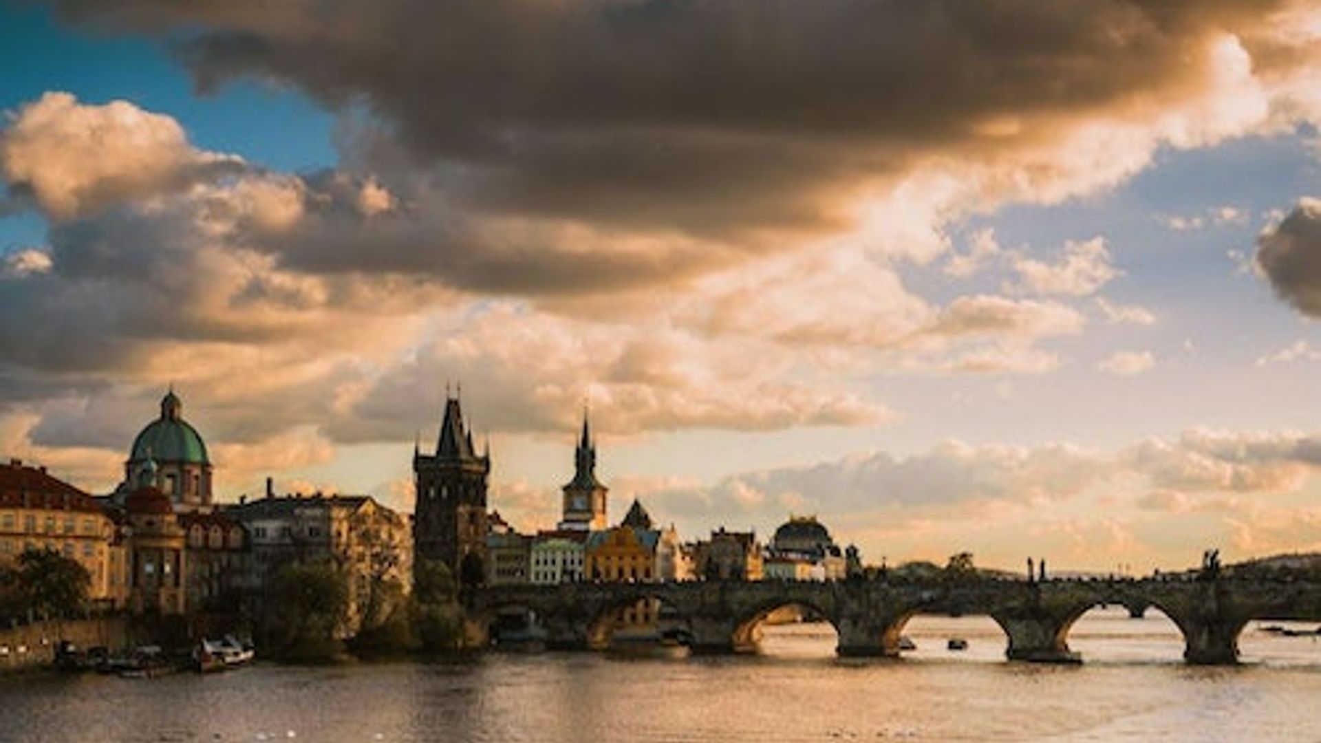 Prague: Dinner Cruise by Night