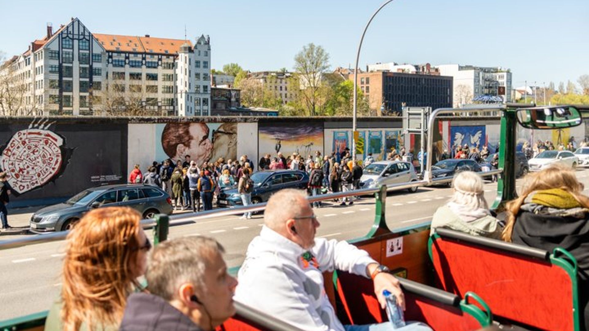Hop On Hop Off Bus Tour and Berlin Dungeon Admission