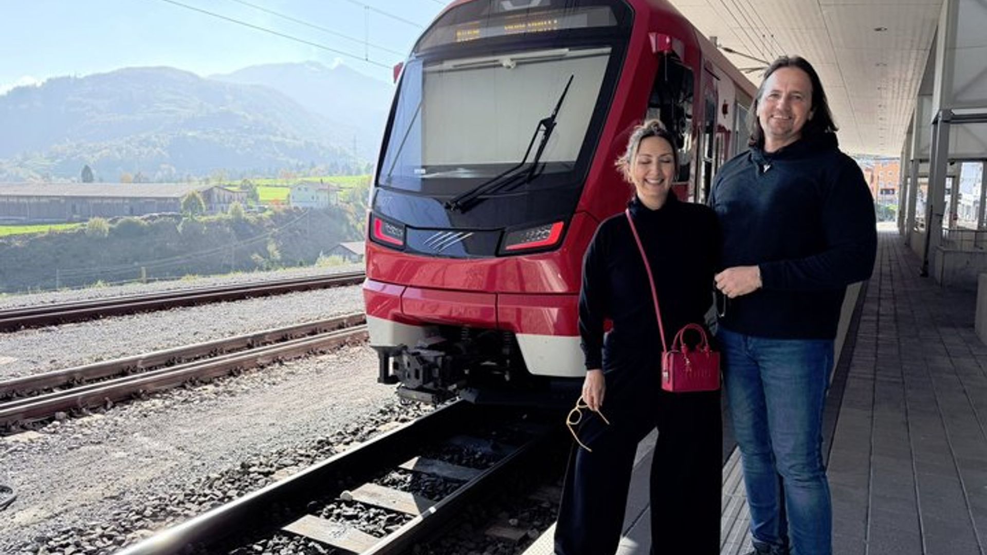 Zurich: Glacier Express Route Private Tour