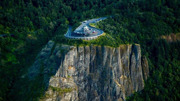Stunning Air Tour of the Columbia River Gorge by Envi Adventures