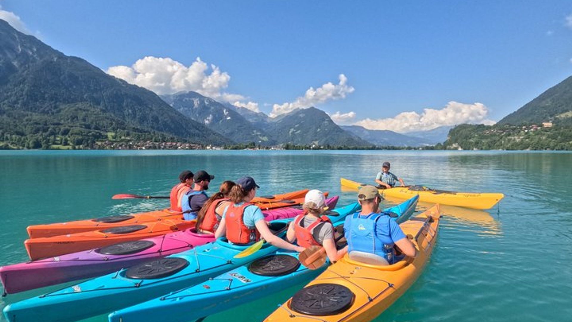 Tour en kayak sur les eaux turquoise du lac de Brienz