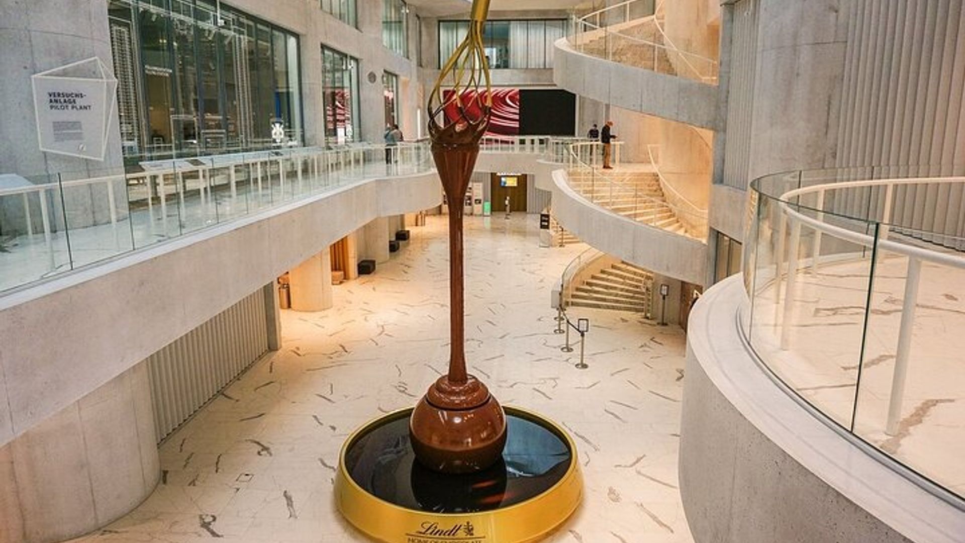 LINDT Home of Chocolate, Cruise On Lake Zurich And Old Town Walking Tour