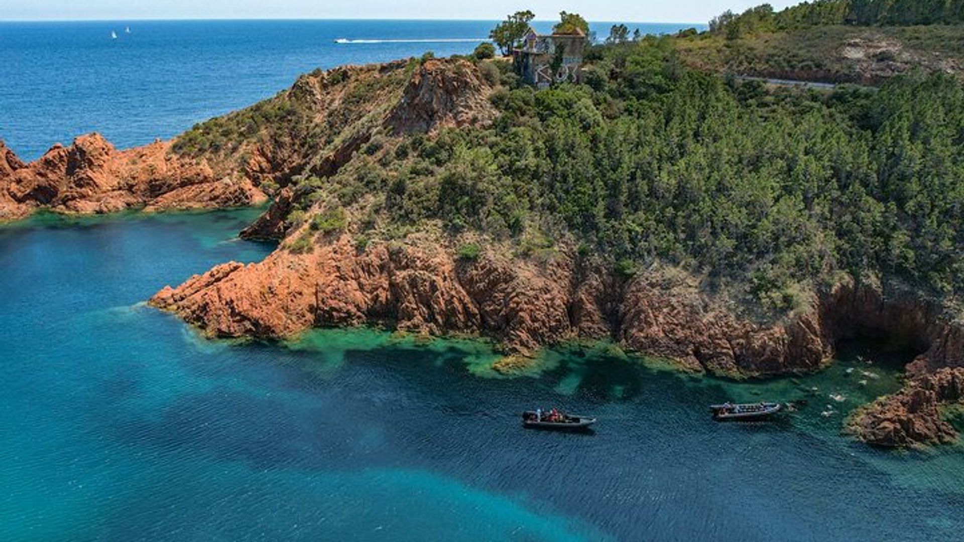 Cannes: Estérel Small-Group Boat Tour