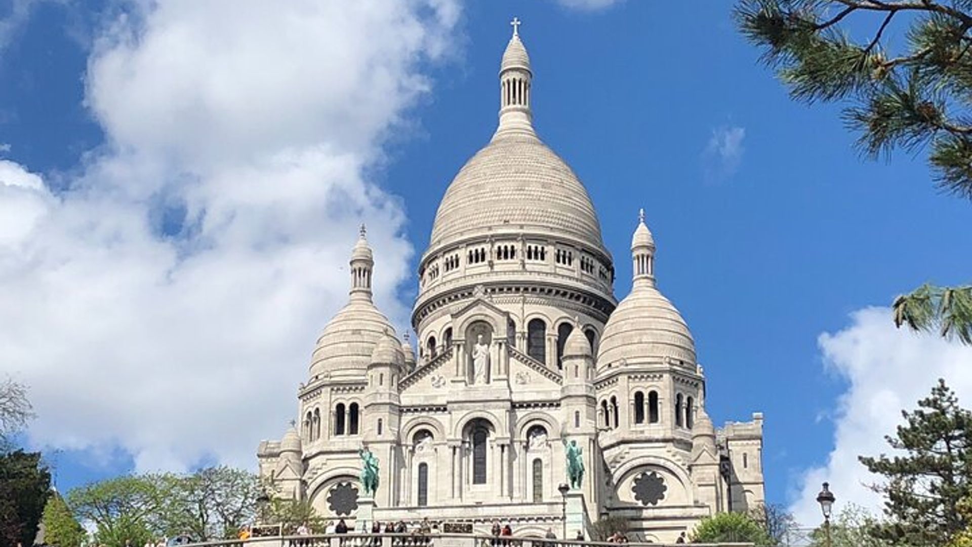 Búsqueda del tesoro en Montmartre: Diversión e investigación cultural