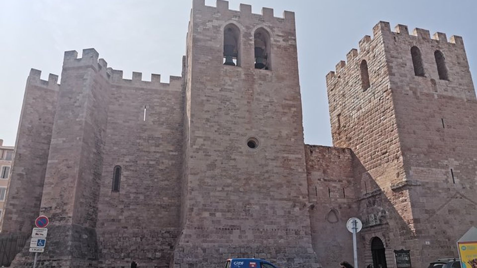 Excursión privada a la ciudad de Marsella y traslado privado a cualquier dirección de Marsella, incluido el aeropuerto