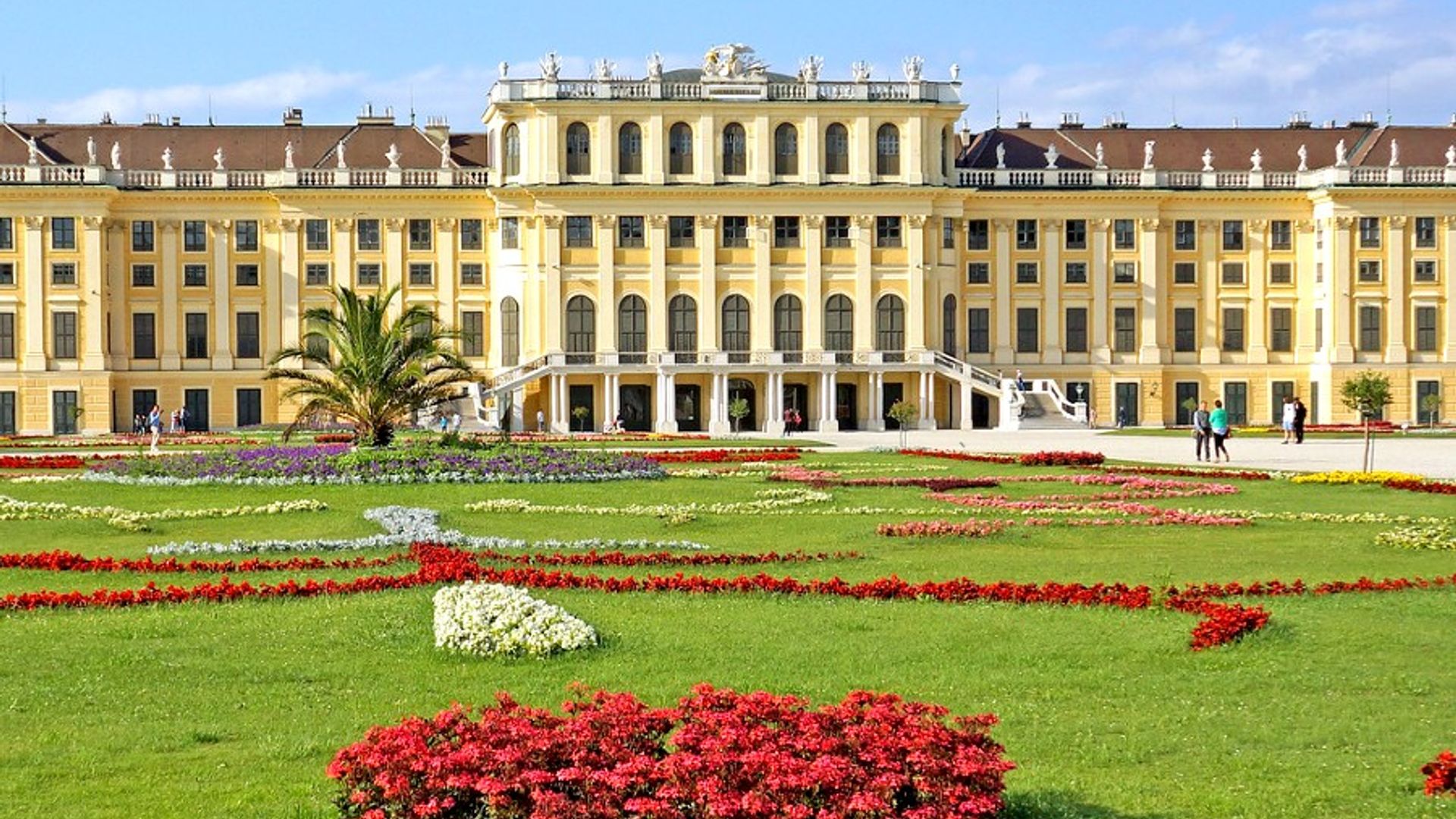 Explore Schönbrunn Palace & Gardens: Private 2.5-hour Guided Tour